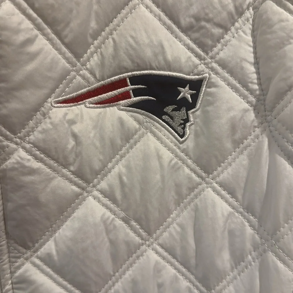 NFL New England Patriots Women’s White Vest, size XXL - Picture 2 of 4